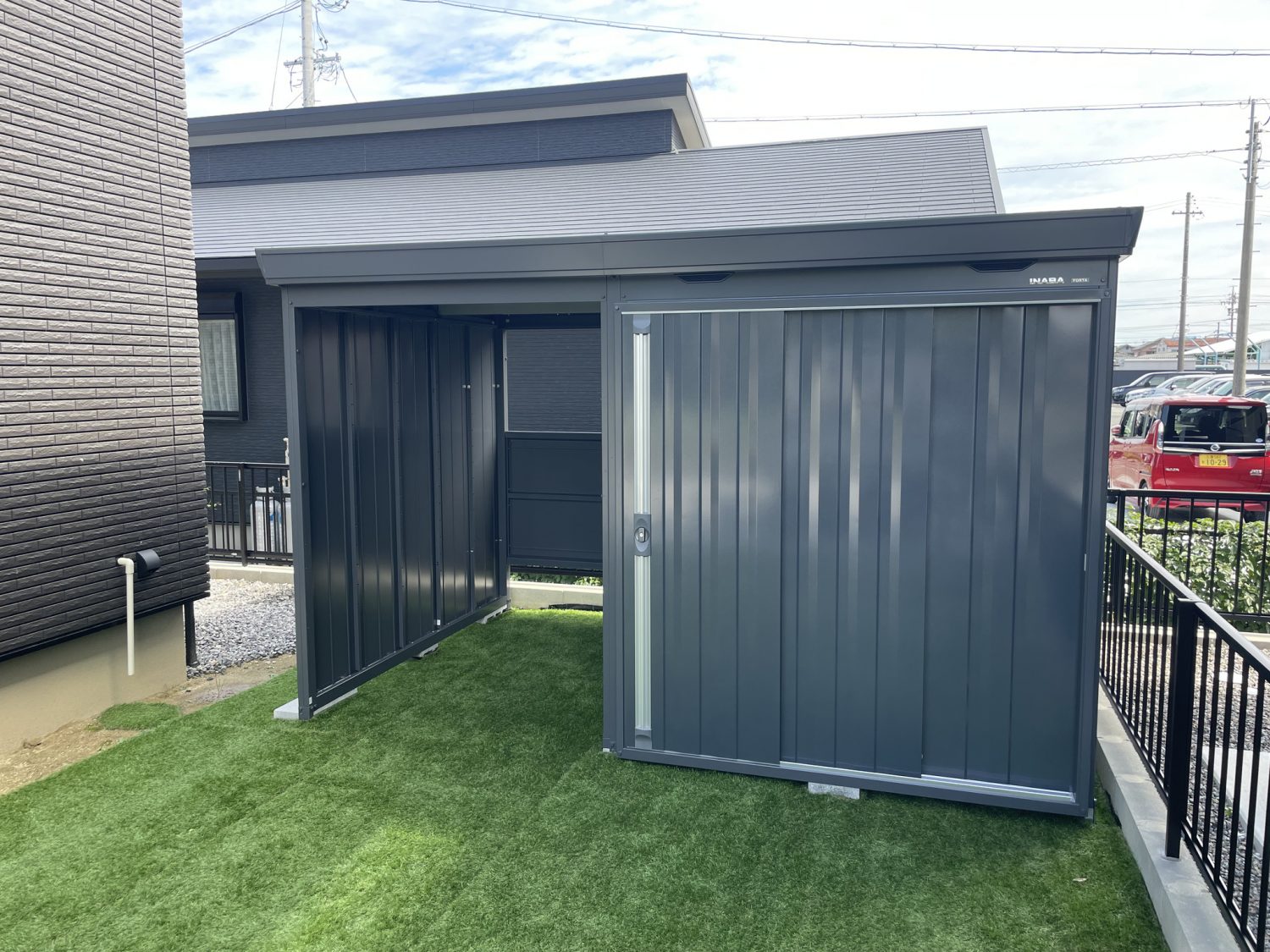 【施工した感想】イナバ物置フォルタウィズの“フランネルグレー”が最高だった